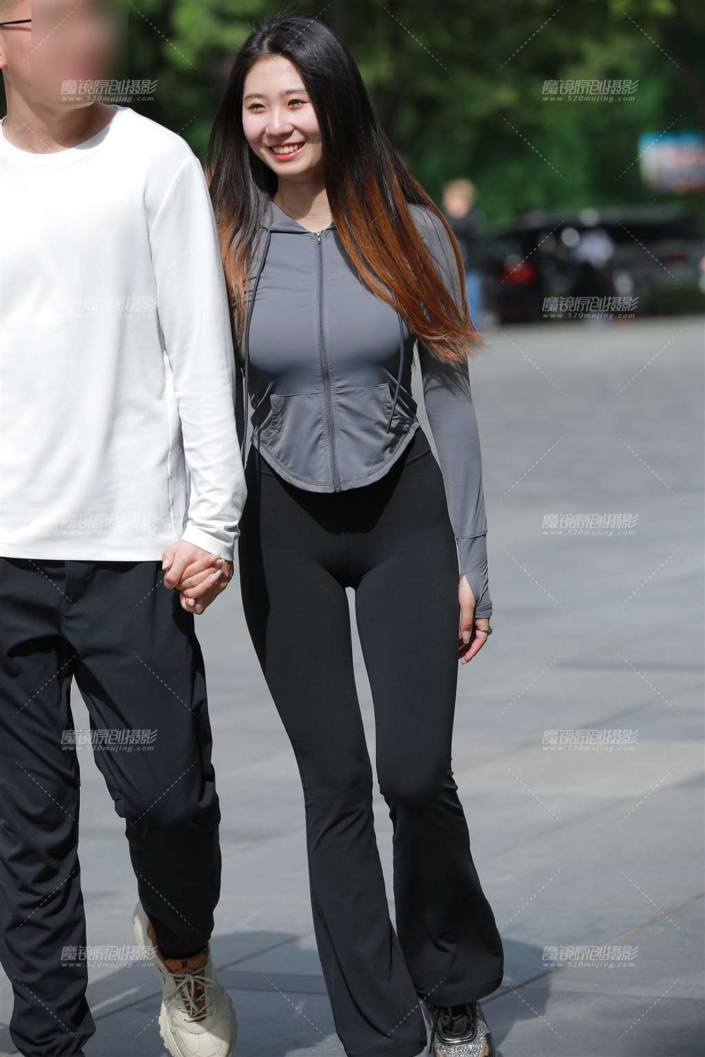 【玻璃街拍】黑色瑜伽裤女友-流行馆