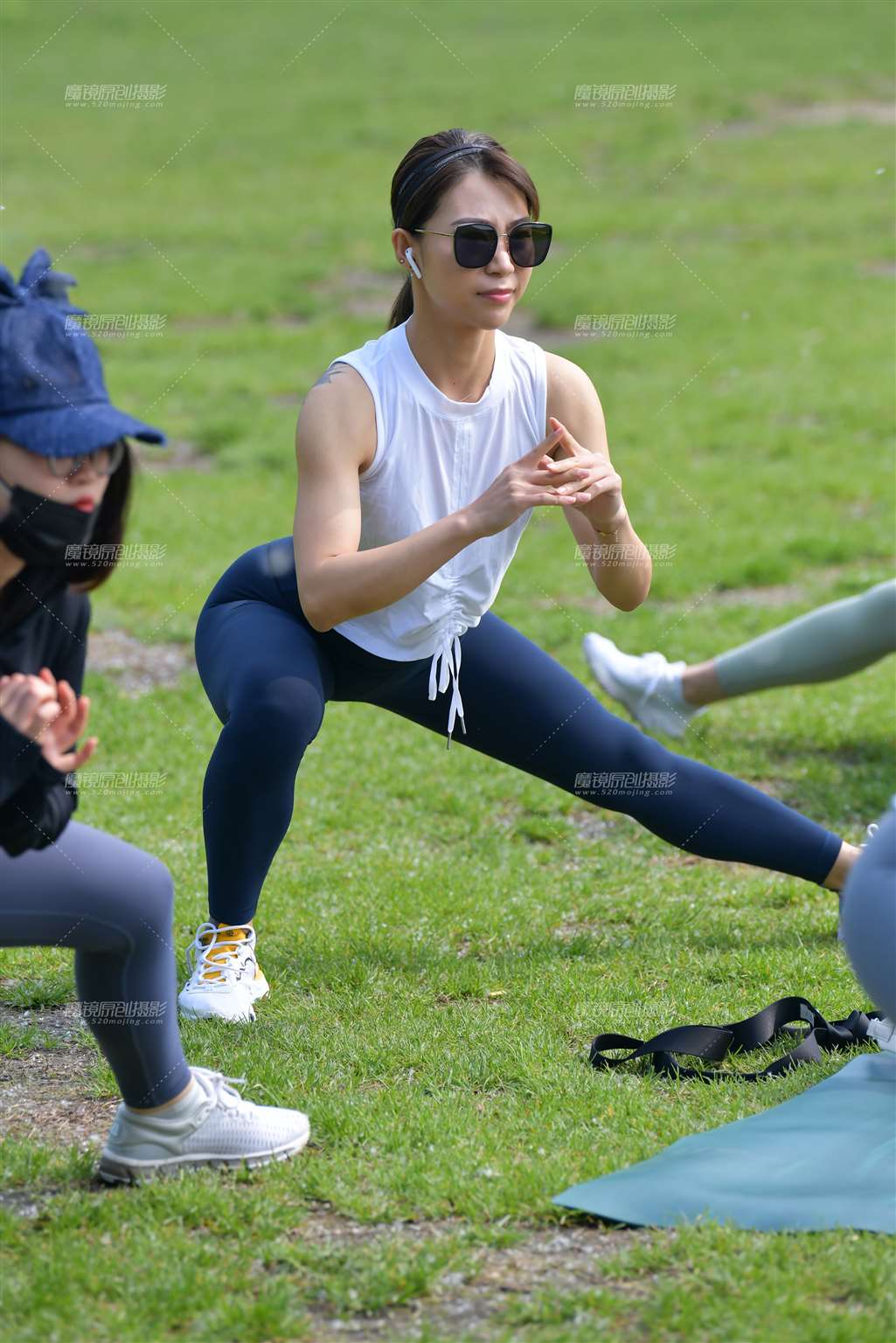 图片[5]-热身紧身瑜伽裤美女-流行馆