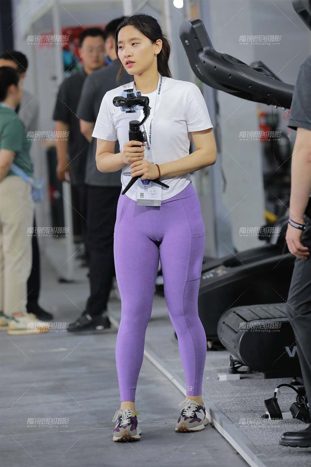 【玻璃街拍】爱生活 爱健身-街拍流行馆