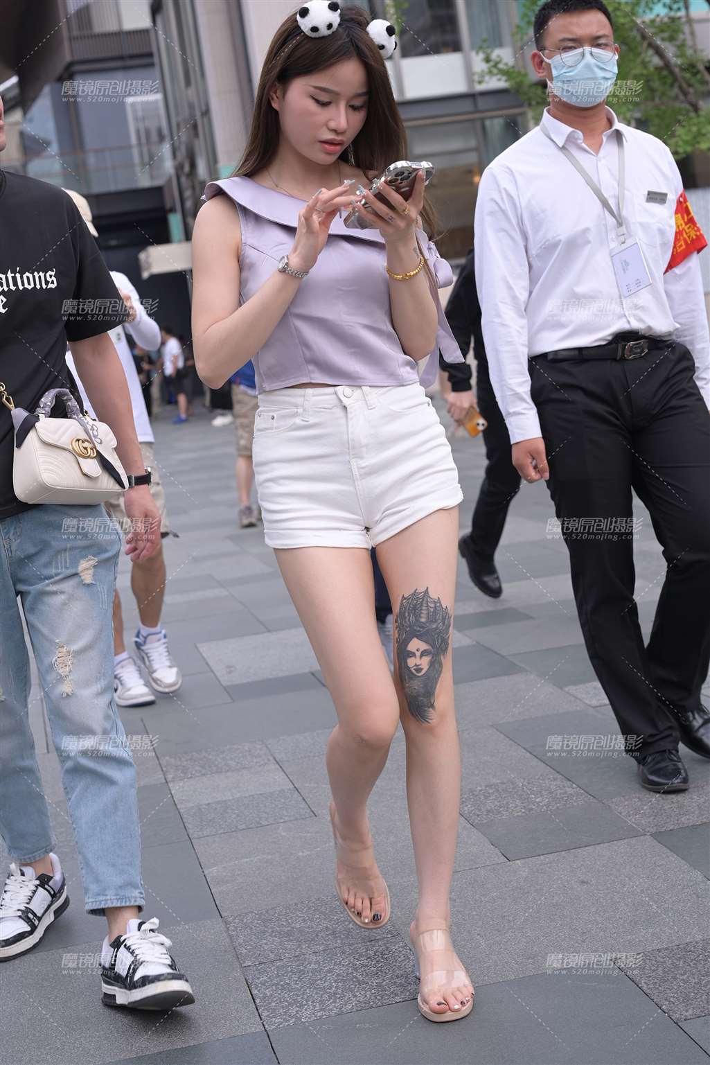 热裤长腿美女-街拍流行馆