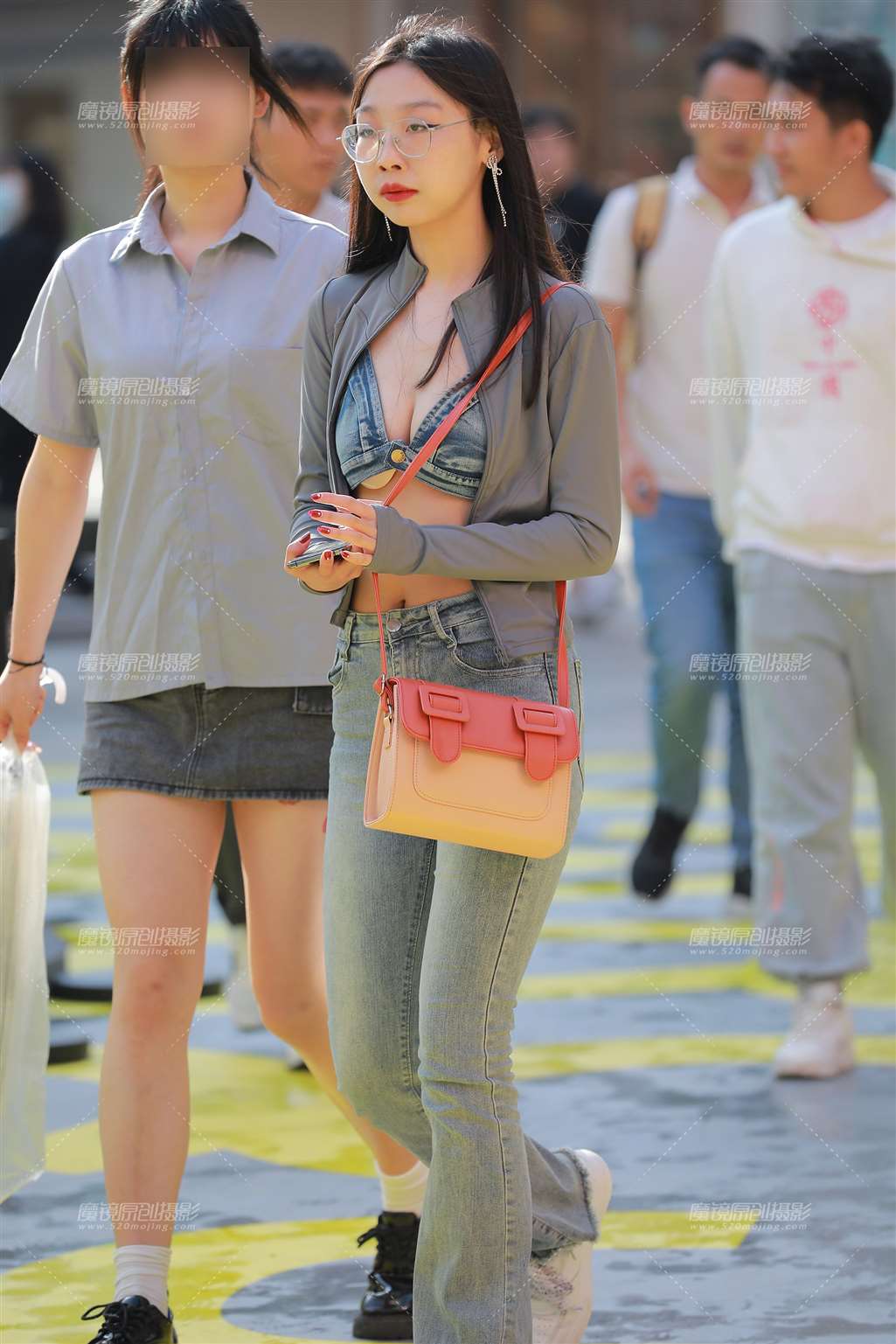 图片[4]-【玻璃街拍】性感小妹-流行馆