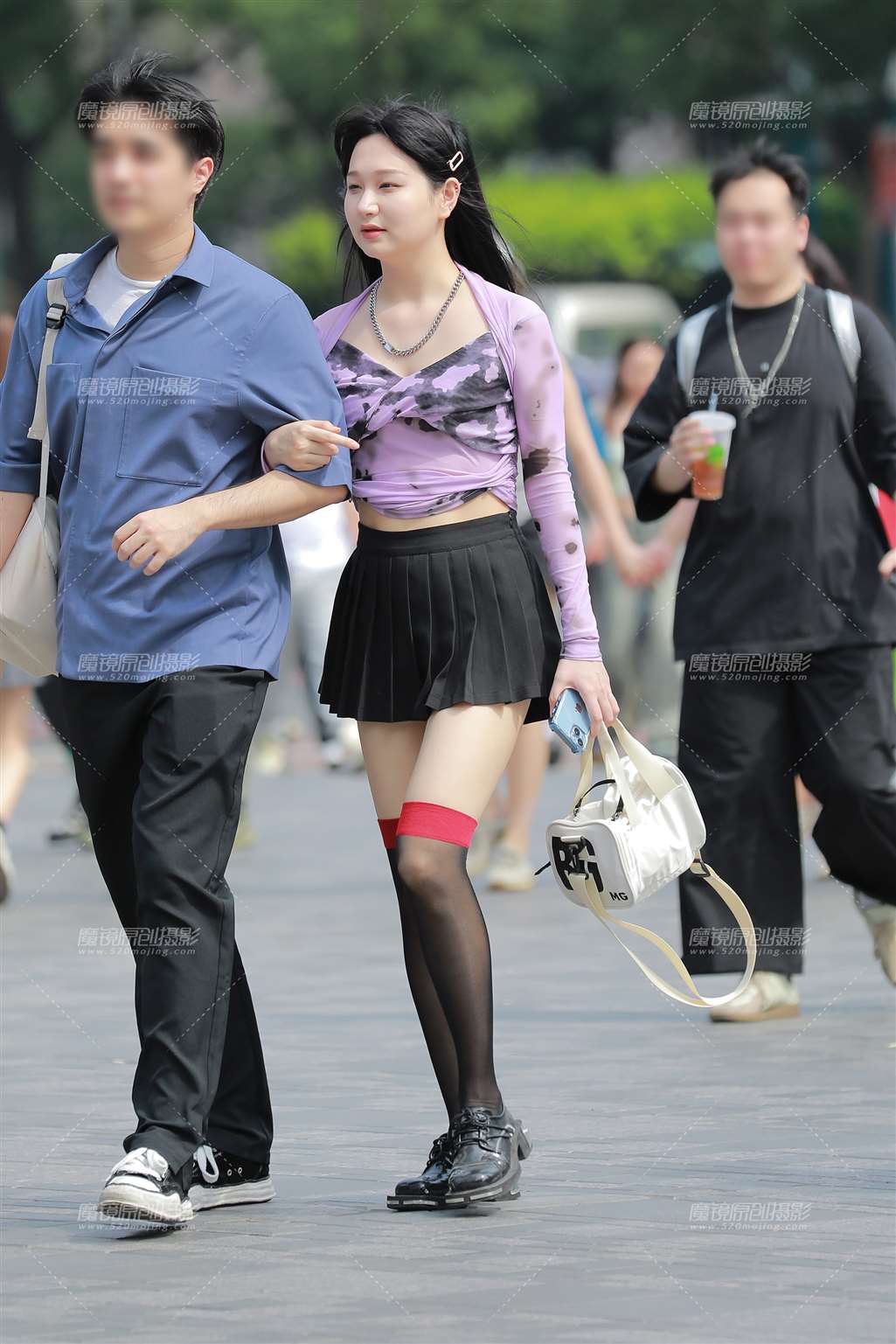 图片[3]-【玻璃街拍】黑色短裙女友-流行馆