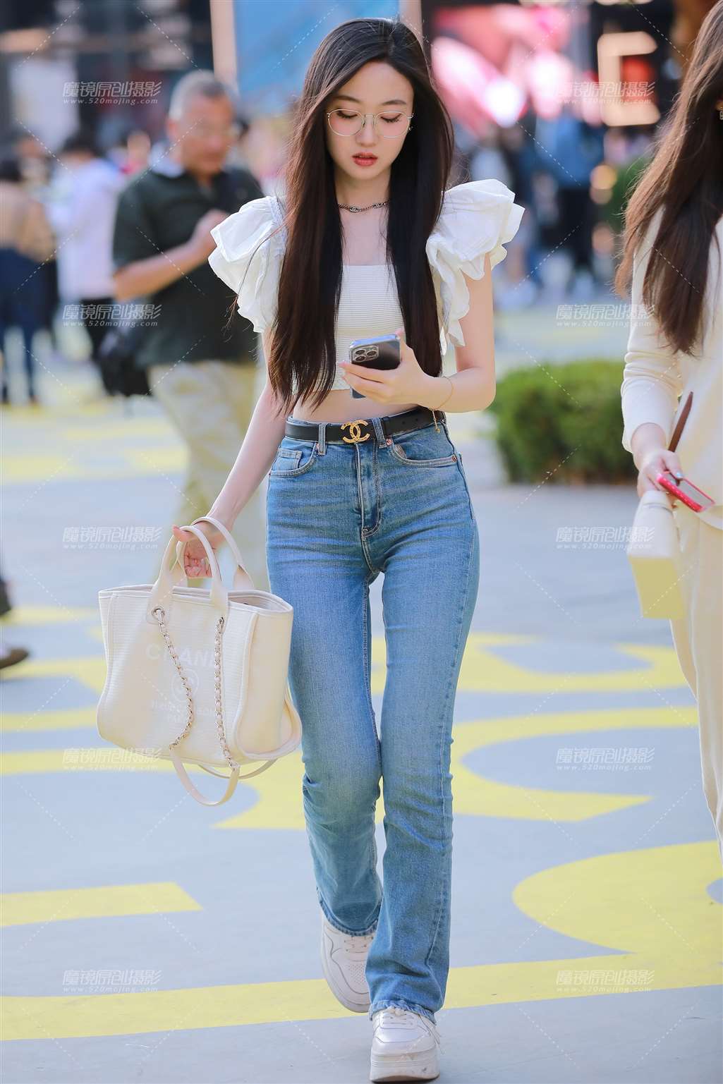图片[3]-【玻璃街拍】牛仔裤清纯学妹-流行馆