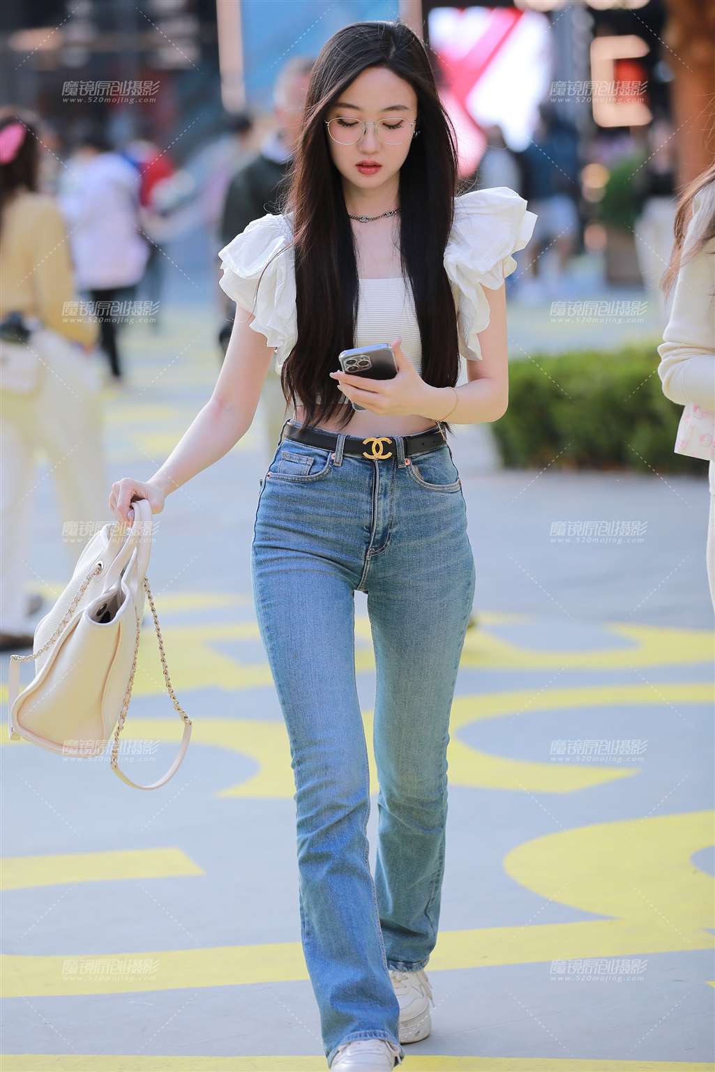 图片[4]-【玻璃街拍】牛仔裤清纯学妹-流行馆