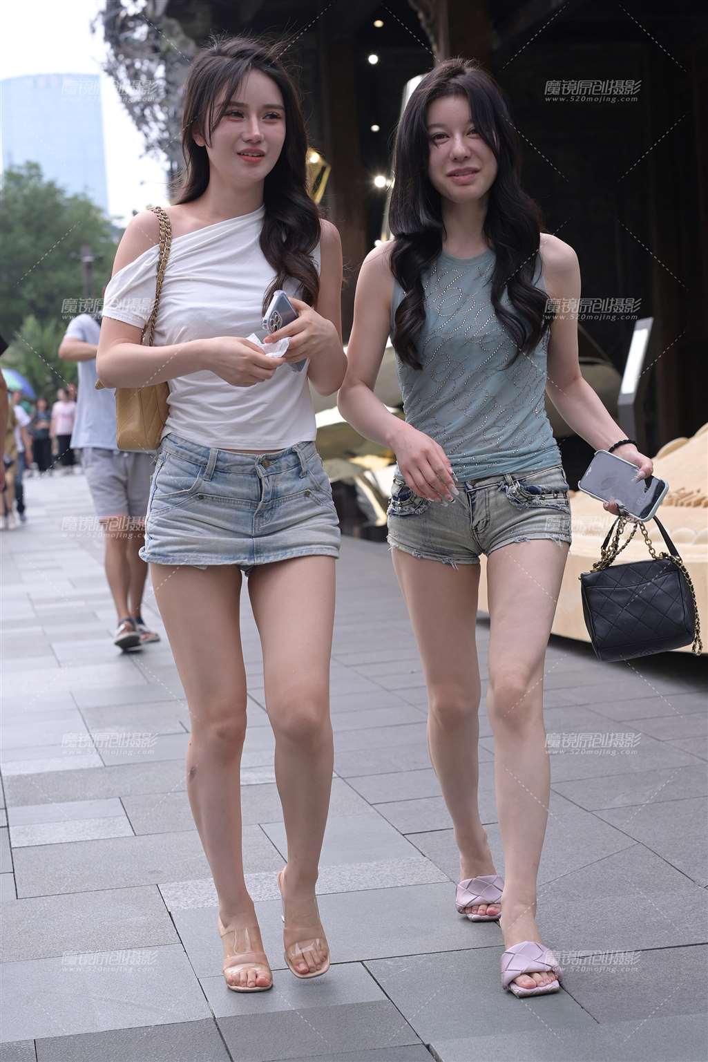 图片[3]-牛仔热裤美腿-街拍流行馆