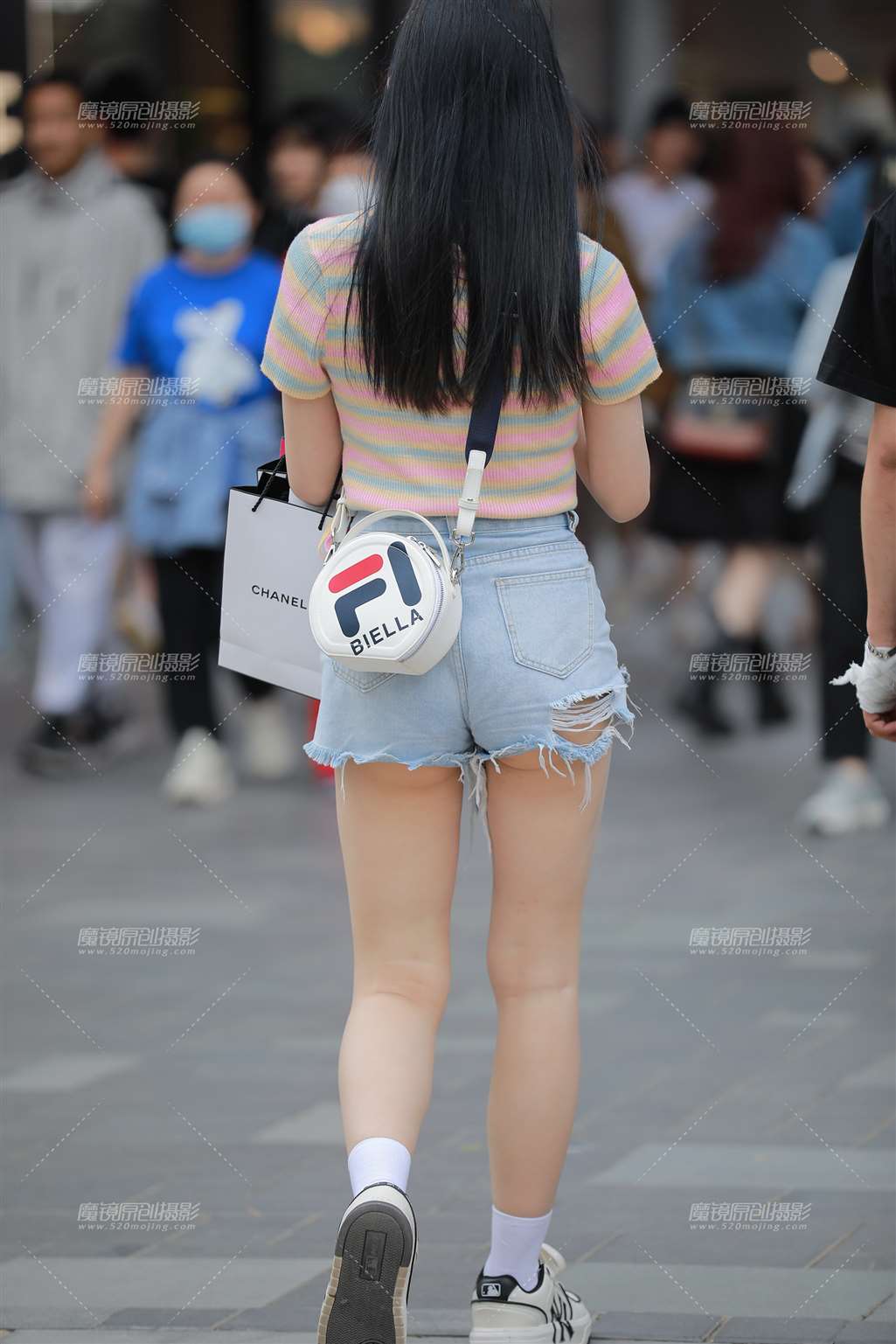 图片[2]-【玻璃街拍】牛仔热裤女友-流行馆