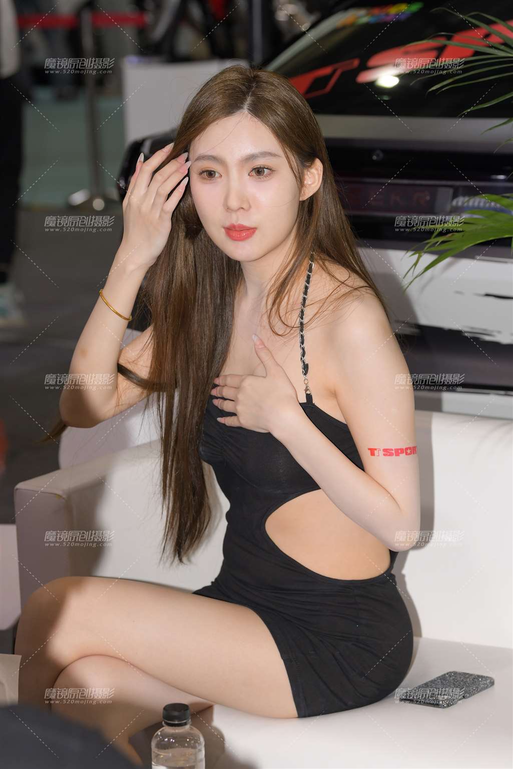 图片[3]-迷人的黑色包臀裙美女-流行馆