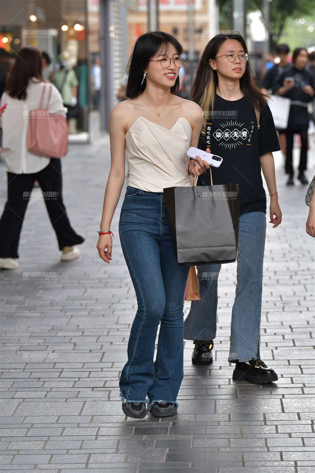 图片[4]-漂亮阔腿牛仔裤美女-流行馆