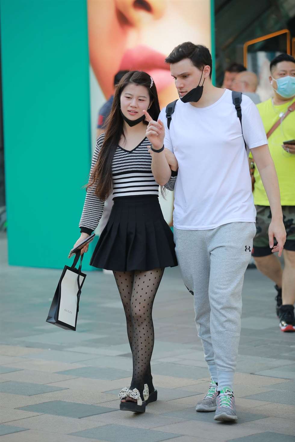 图片[4]-四九城嘎子街拍作品黑丝短裙女友-街拍流行馆