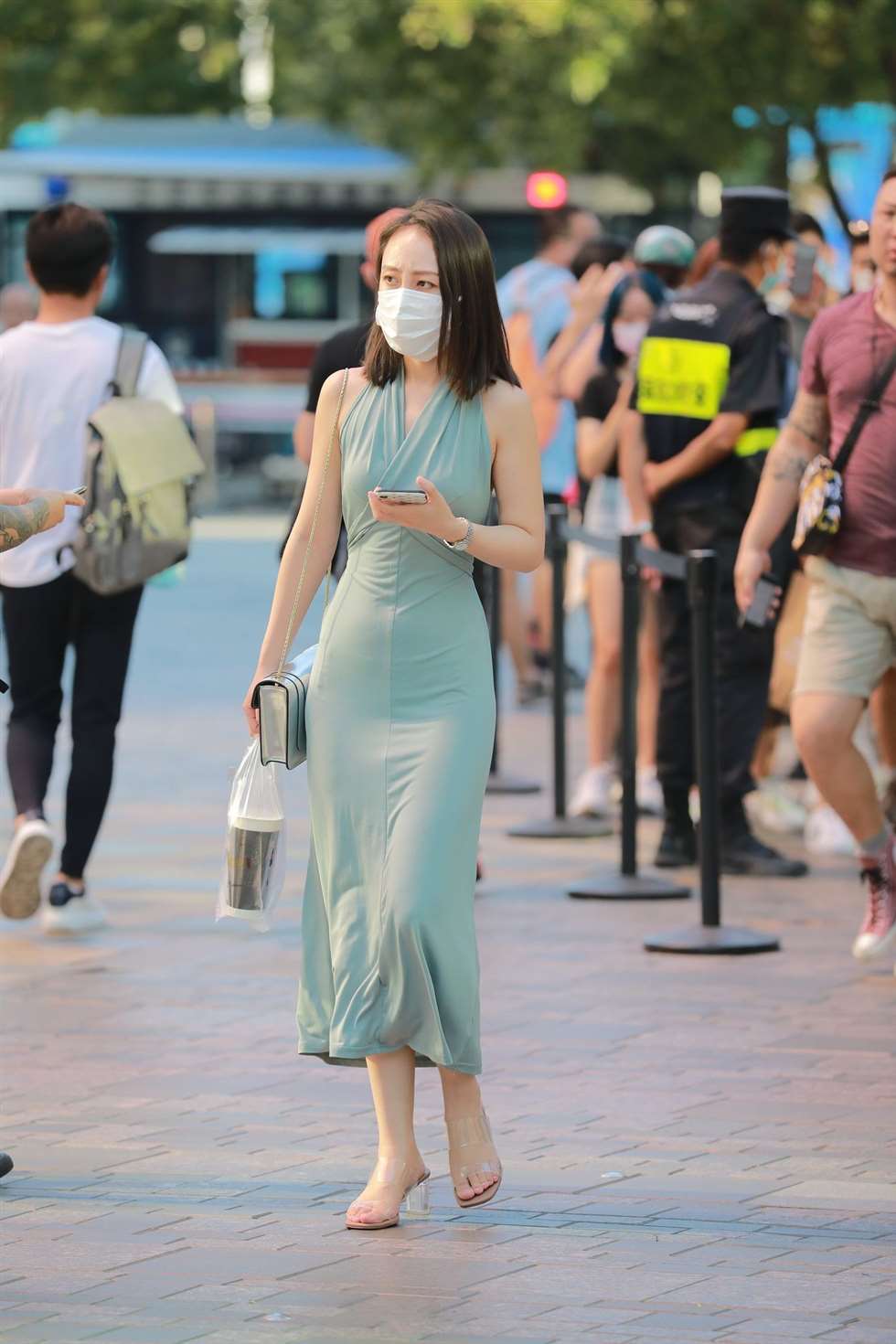图片[5]-玻璃街拍作品 性感漂亮女友-街拍流行馆