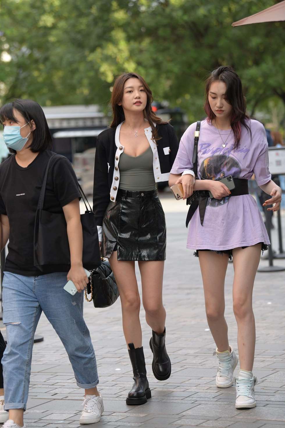 图片[3]-魂魂街拍作品黑色皮裙时尚美女-街拍流行馆