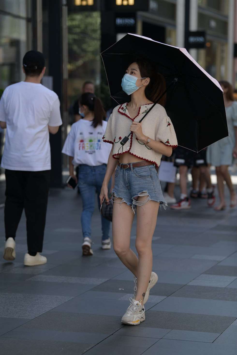 图片[3]-摄神街拍作品夏日热裤美眉-街拍流行馆