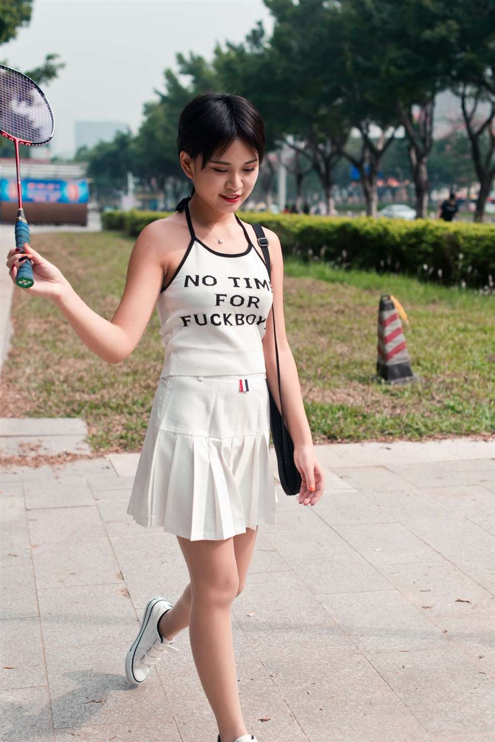 图片[4]-御风街拍丝足系列萌宝儿逗比丝足打羽毛球-街拍流行馆