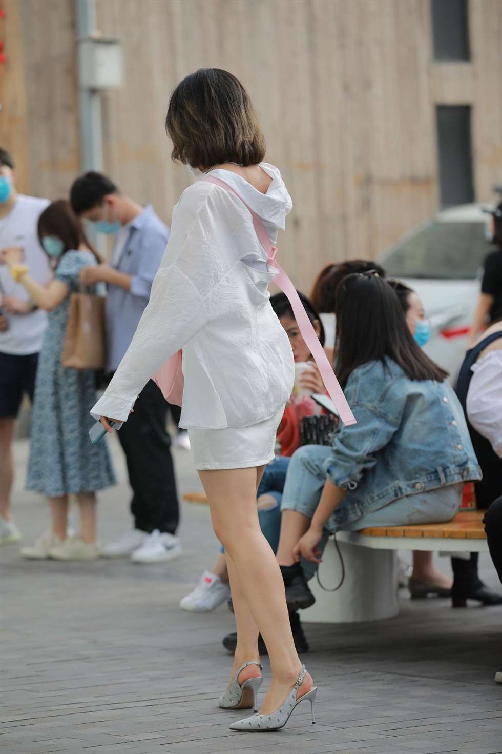 图片[2]-四九城嘎子街拍作品美腿高跟小姐姐-街拍流行馆