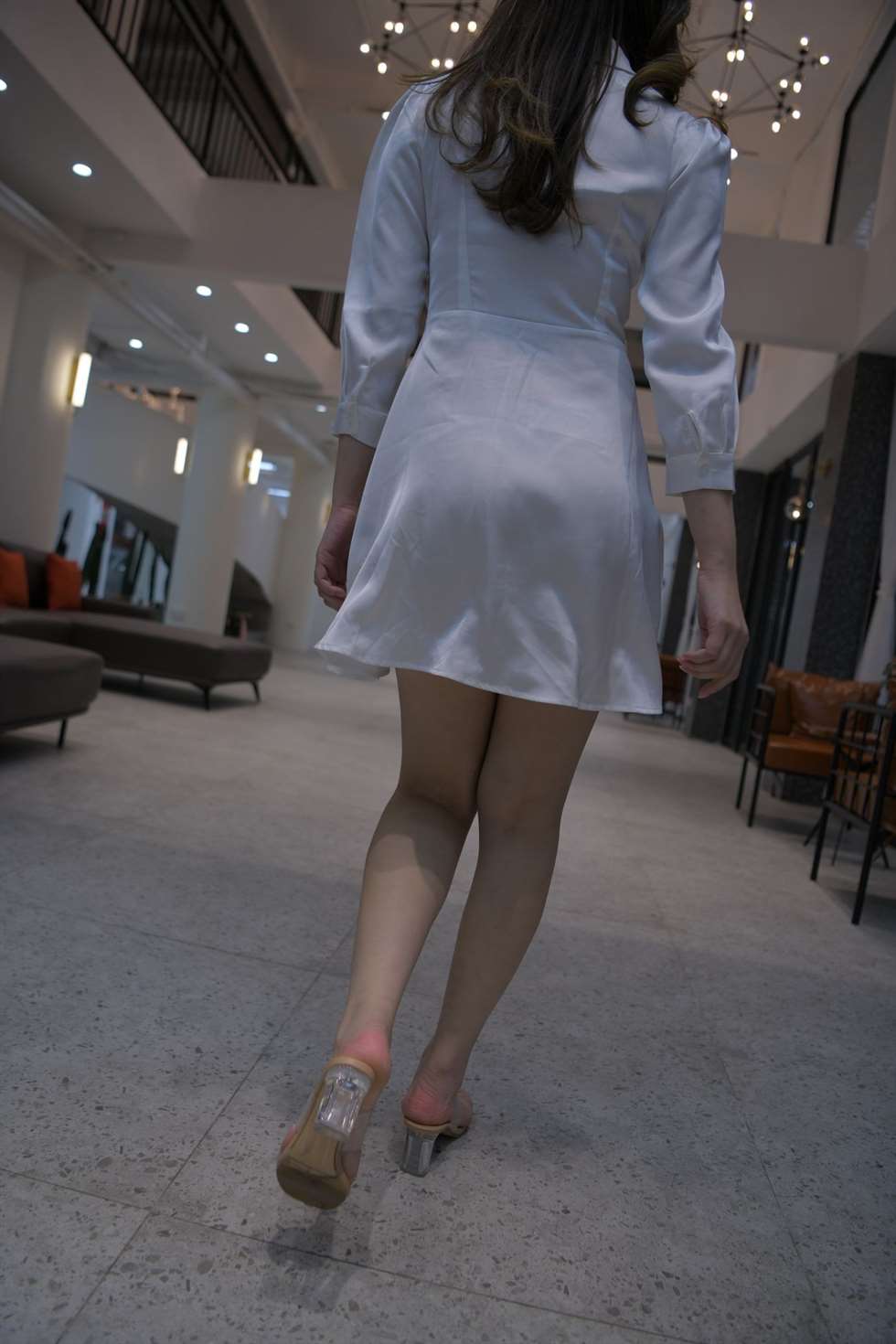 图片[2]-红石摄影作品白色短裙美女-街拍流行馆
