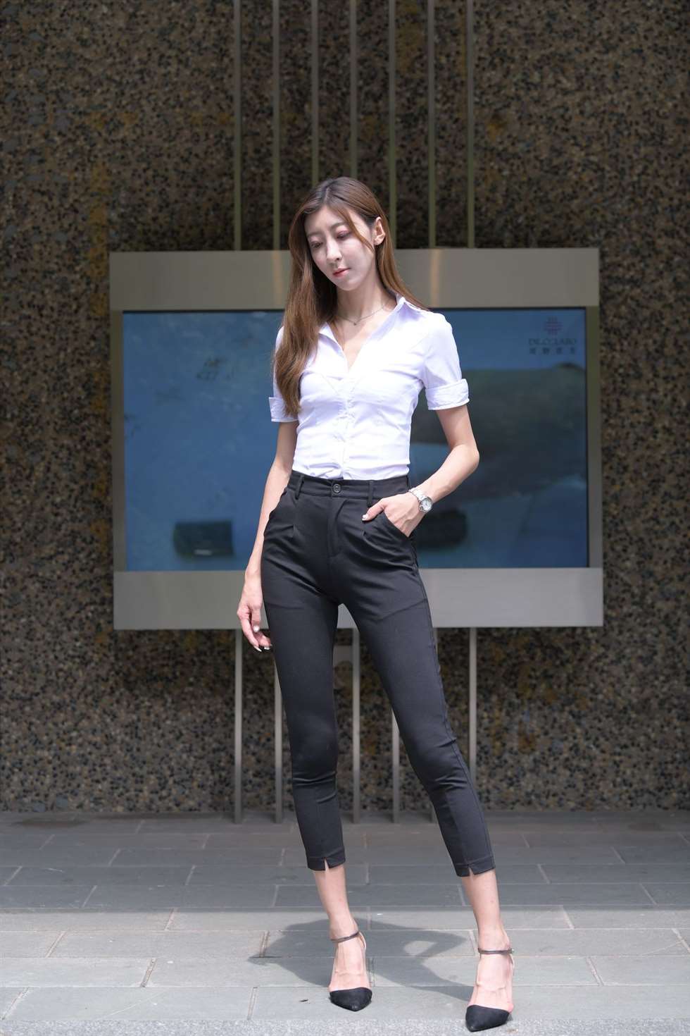 图片[2]-一只麋鹿摄影作品黑色西裤美女-街拍流行馆