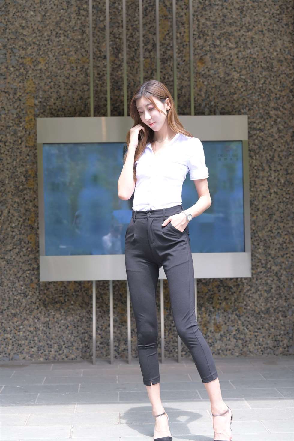 图片[4]-一只麋鹿摄影作品黑色西裤美女-街拍流行馆